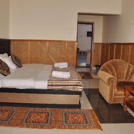 Himalaya Mount View Resort Uttarakhand Каусани Экстерьер фото