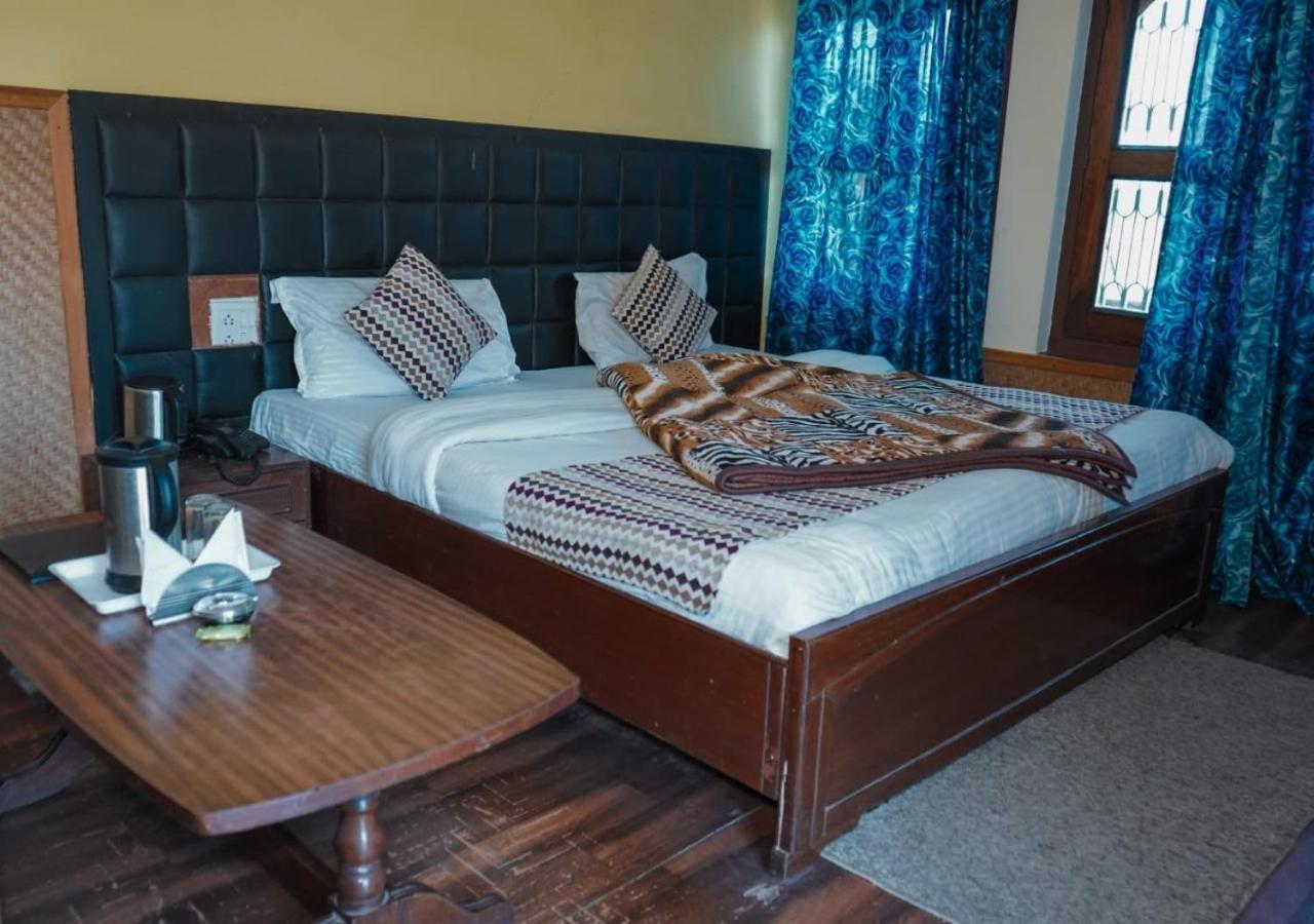Himalaya Mount View Resort Uttarakhand Каусани Экстерьер фото