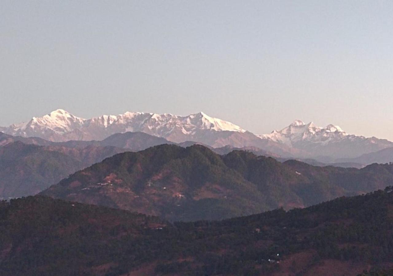 Himalaya Mount View Resort Uttarakhand Каусани Экстерьер фото