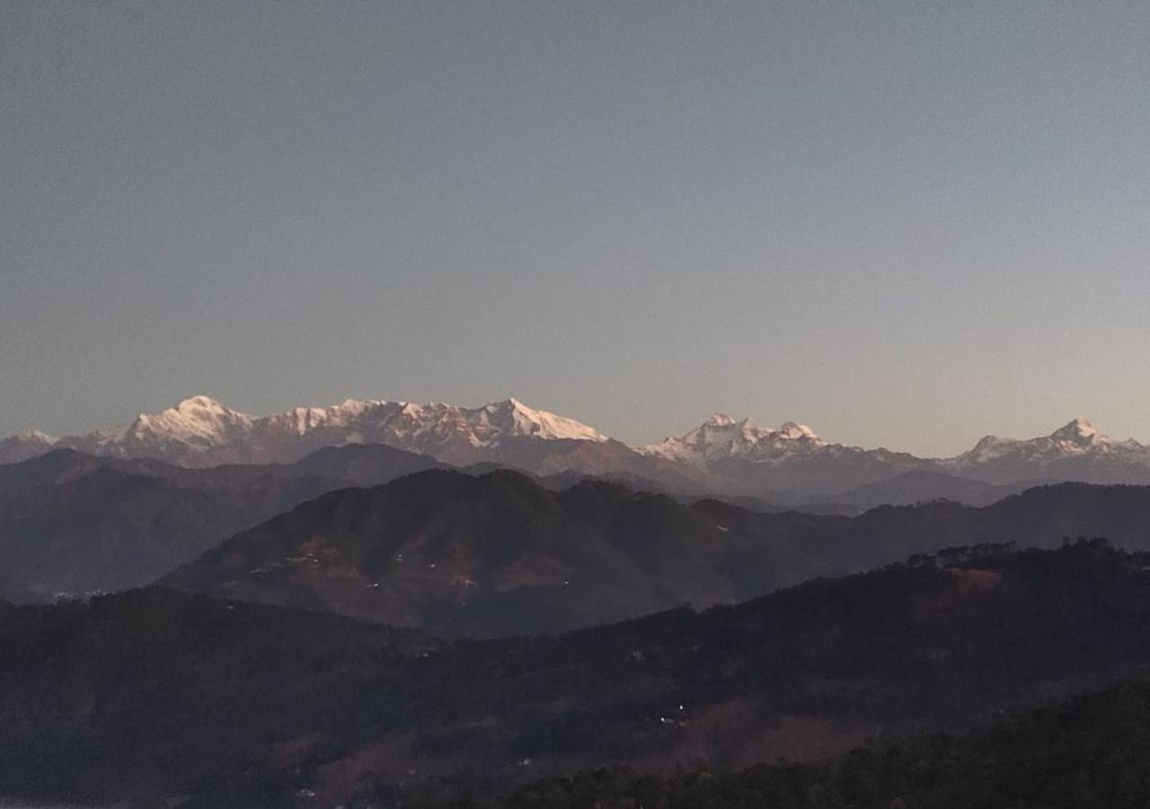Himalaya Mount View Resort Uttarakhand Каусани Экстерьер фото